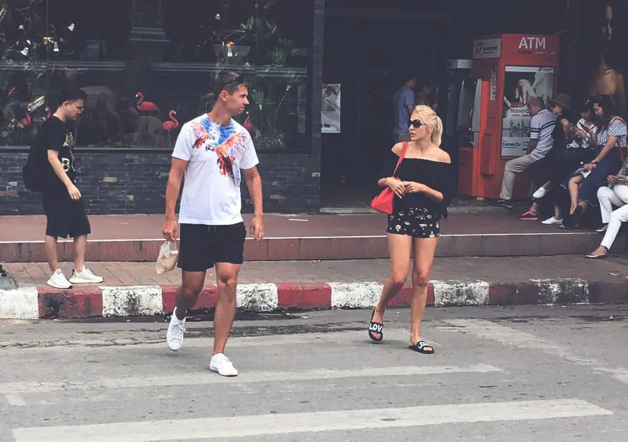 How to cross the street in Chiang Mai